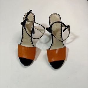 Carroll Reed Orange and Black size 10 vegan leather Sandals, add elegance.